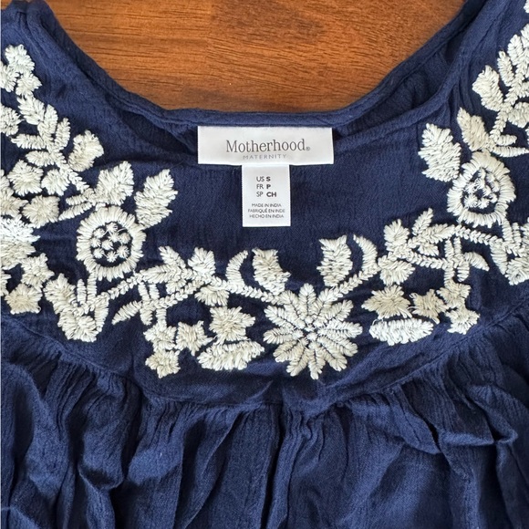 Set of two embroidered maternity tops size small - Picture 3 of 3
